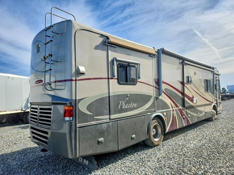 46843966 :رقم المزاد ، 4UZAB2DC06CW98661 vin ، 2006 Freigliner Chassis مزاد بيع