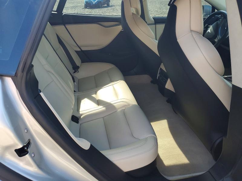 48008436 :رقم المزاد ، 5YJSA1E20JF253571 vin ، 2018 Tesla Model S مزاد بيع