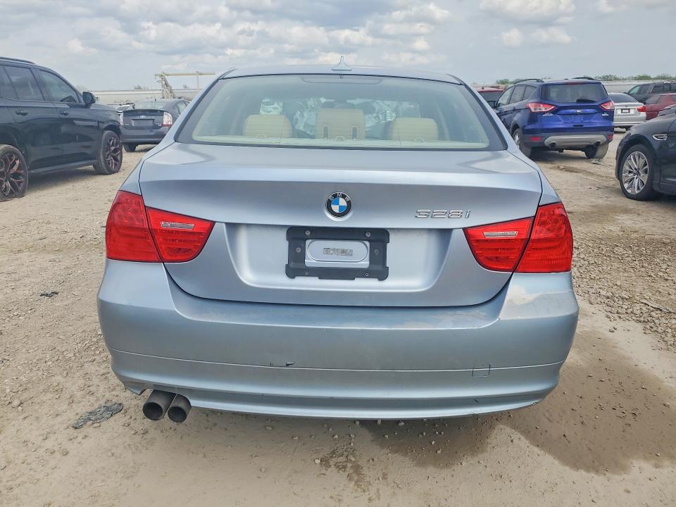 49468536 :رقم المزاد ، WBAPH7C5XBE850857 vin ، 2011 Bmw 328 مزاد بيع