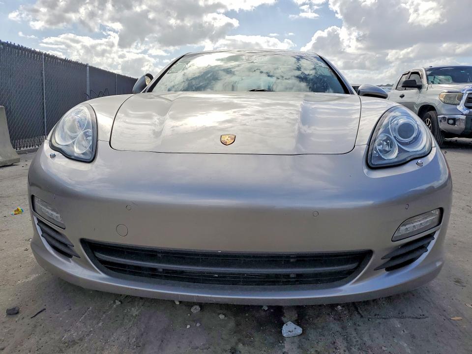 49302676 :رقم المزاد ، WP0AD2A78CL045531 vin ، 2012 Porsche Panamera مزاد بيع