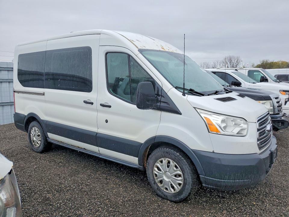 51791196 :رقم المزاد ، 1FMZK1CG4FKA43149 vin ، 2015 Ford Transit مزاد بيع