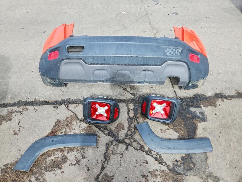 50628636 :رقم المزاد ، ZACNJDC18MPM28703 vin ، 2021 Jeep Renegade مزاد بيع