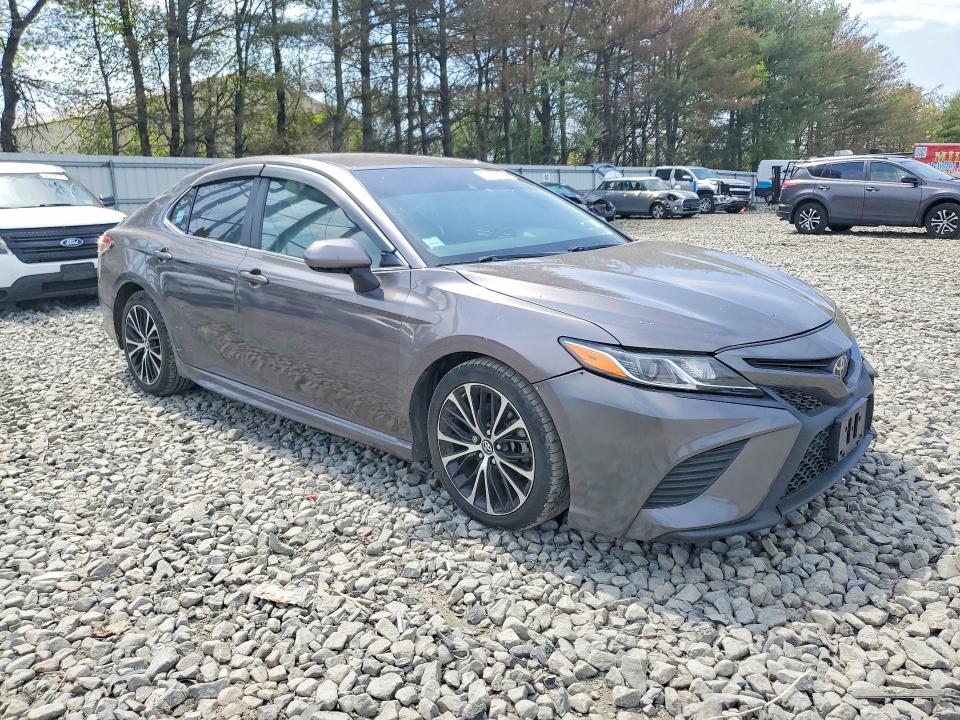Продажа на аукционе авто 2018 Toyota Camry, vin: 4T1B11HK6JU104631, номер лота: 51152426