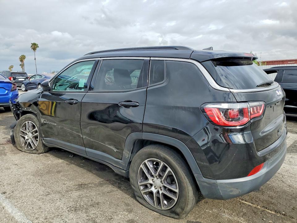 50399416 :رقم المزاد ، 3C4NJCBB8JT488556 vin ، 2018 Jeep Compass مزاد بيع