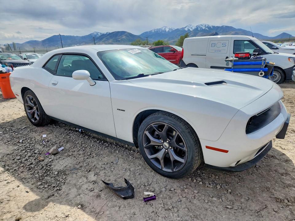 51032716 :رقم المزاد ، 2C3CDZBT7JH300617 vin ، 2018 Dodge Challenger مزاد بيع
