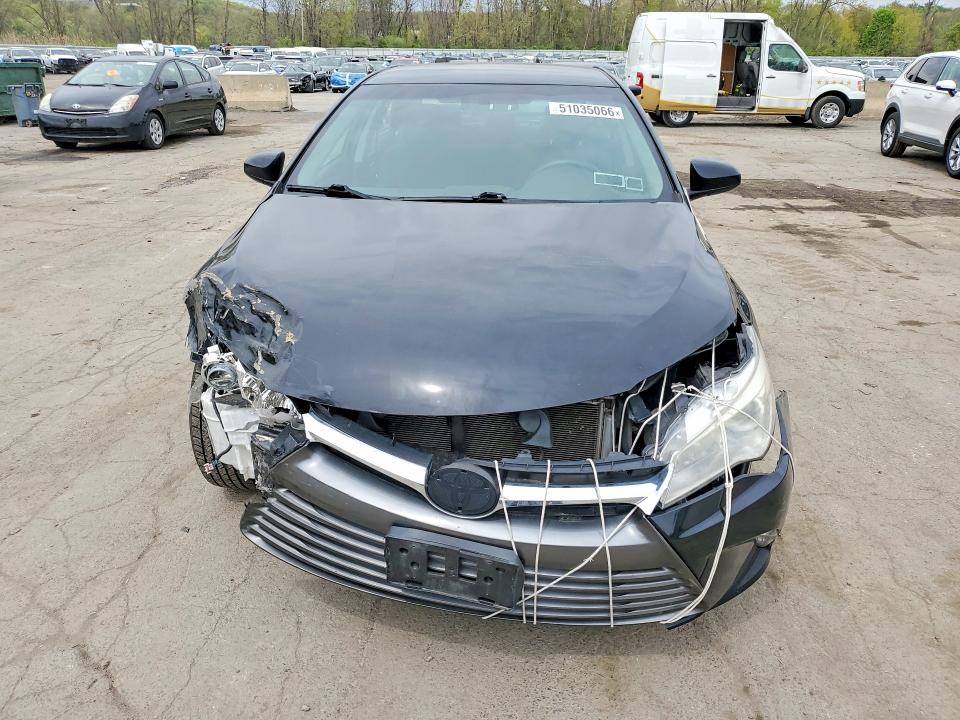 51035066 :رقم المزاد ، 4T1BF1FK9HU360941 vin ، 2017 Toyota Camry مزاد بيع