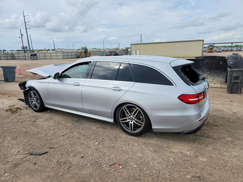 54493446 :رقم المزاد ، WDDZH6GB5JA375491 vin ، 2018 Mercedes-benz E مزاد بيع