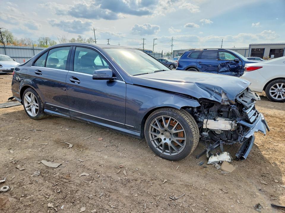 2014 Mercedes-benz C მანქანა იყიდება აუქციონზე, vin: WDDGF8ABXER313626, აუქციონის ნომერი: 51045126