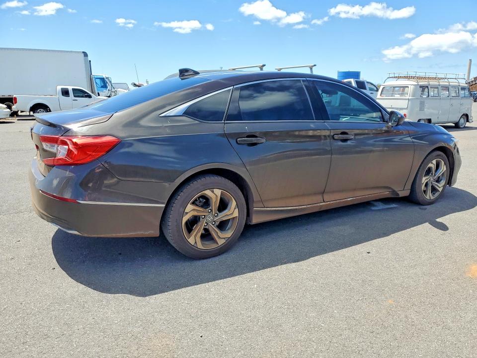 Продаж на аукціоні авто 2018 Honda Accord, vin: 1HGCV1F4XJA082685, номер лоту: 48193536
