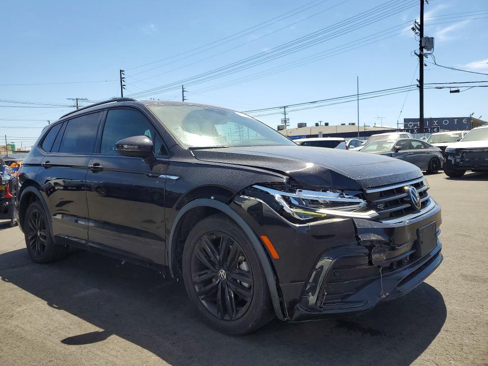 50680836 :رقم المزاد ، 3VVCB7AX1NM017214 vin ، 2022 Volkswagen Tiguan مزاد بيع