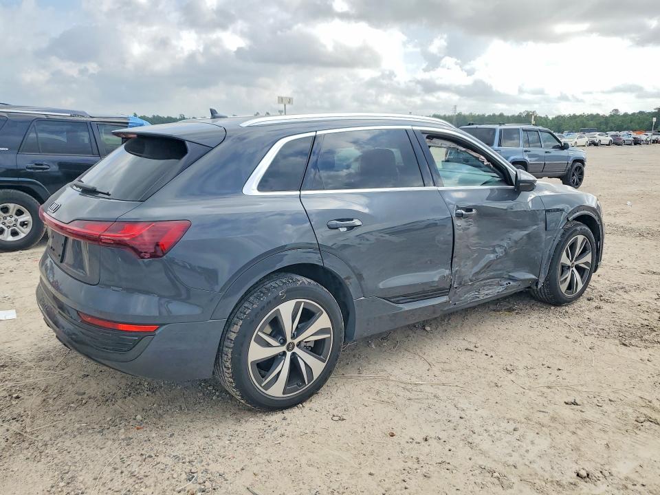Продажа на аукционе авто 2024 Audi Q8 E-tron, vin: WA14AAGE9RB061140, номер лота: 50351006