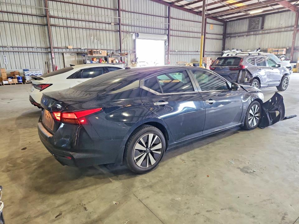 51461626 :رقم المزاد ، 1N4BL4DV5NN309783 vin ، 2022 Nissan Altima مزاد بيع