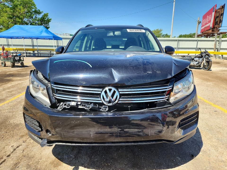 50450696 :رقم المزاد ، WVGAV7AXXJK004181 vin ، 2018 Volkswagen Tiguan Limited مزاد بيع