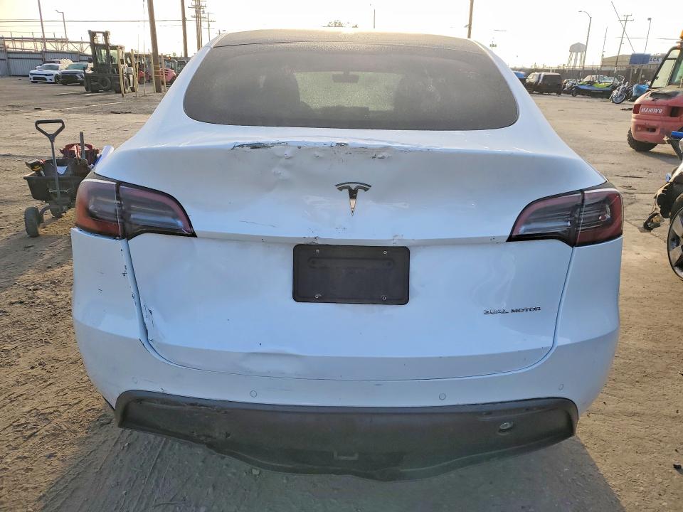 48715246 :رقم المزاد ، 7SAYGDEE8NF435497 vin ، 2022 Tesla Model Y مزاد بيع