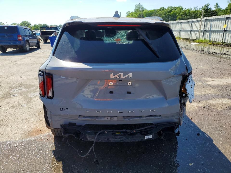 49979106 :رقم المزاد ، 5XYRK4LF0NG118298 vin ، 2022 Kia Sorento مزاد بيع