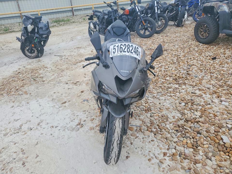 51628246 :رقم المزاد ، JKBZXJK19TA014532 vin ، 2026 Kawasaki Zx636 مزاد بيع