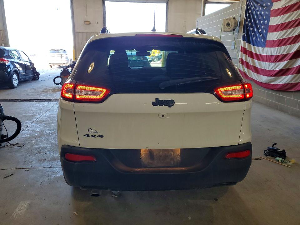 49671246 :رقم المزاد ، 1C4PJMCB8FW764345 vin ، 2015 Jeep Cherokee مزاد بيع