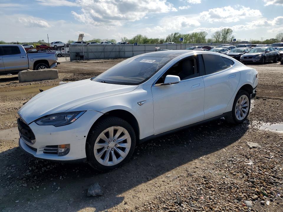 Auction sale of the 2014 Tesla Model S, vin: 5YJSA1H15EFP56750, lot number: 49742636