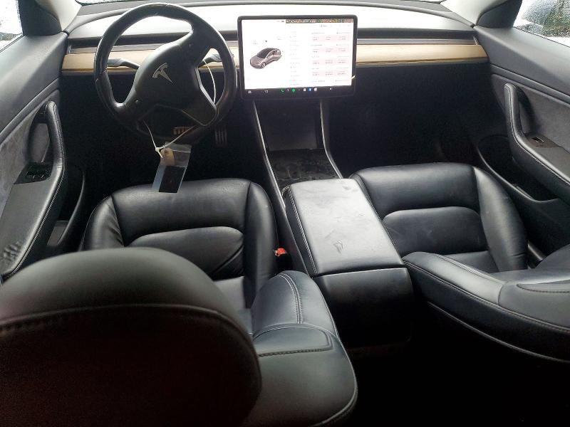 49447566 :رقم المزاد ، 5YJ3E1EB8JF083081 vin ، 2018 Tesla Model 3 مزاد بيع