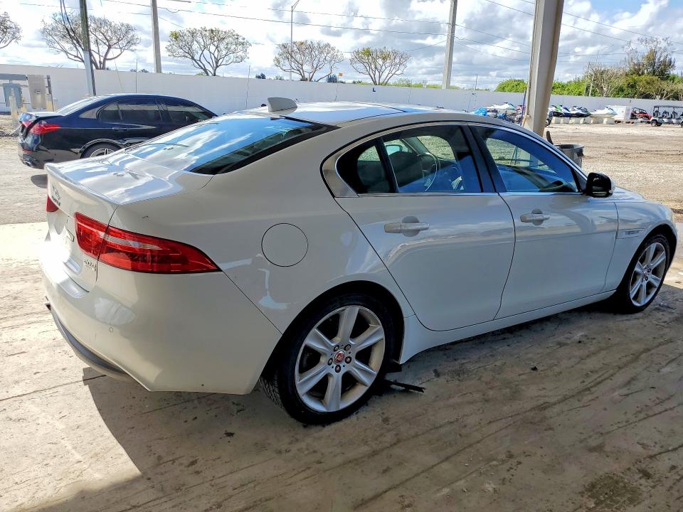 2017 Jaguar Xe მანქანა იყიდება აუქციონზე, vin: SAJAK4BN3HA953940, აუქციონის ნომერი: 49386106