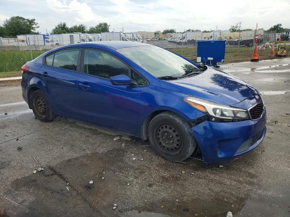 2017 Kia Forte მანქანა იყიდება აუქციონზე, vin: 3KPFK4A76HE133629, აუქციონის ნომერი: 48981136