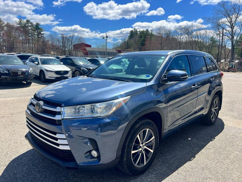 2018 Toyota Highlander მანქანა იყიდება აუქციონზე, vin: 5TDJZRFH5JS862429, აუქციონის ნომერი: 51825306