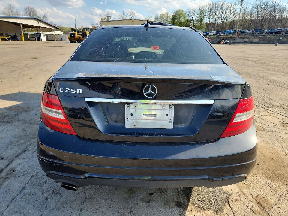 Продажа на аукционе авто 2013 Mercedes-benz C, vin: WDDGF4HB8DR259871, номер лота: 50113076