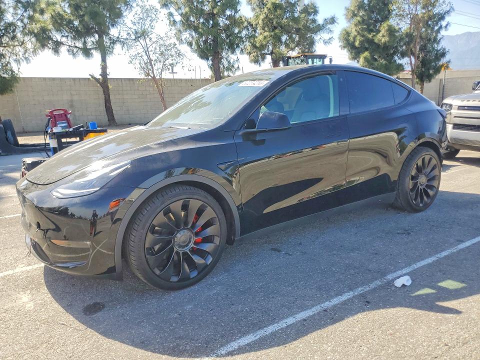 50259216 :رقم المزاد ، 7SAYGDEFXNF533536 vin ، 2022 Tesla Model Y مزاد بيع