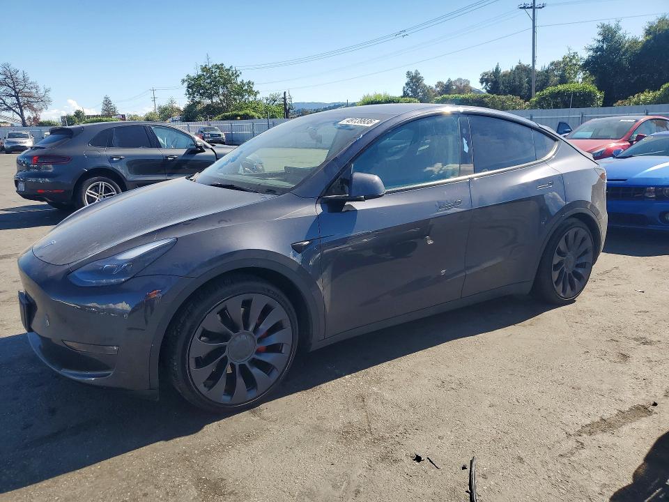 2024 Tesla Model Y მანქანა იყიდება აუქციონზე, vin: 7SAYGDEF2RA267898, აუქციონის ნომერი: 49139936