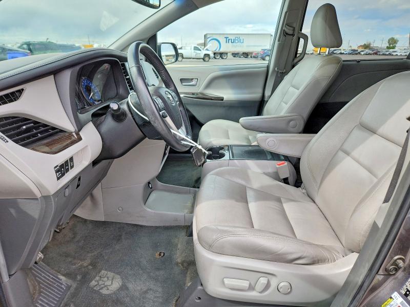 50899566 :رقم المزاد ، 5TDDZ3DC8HS170841 vin ، 2017 Toyota Sienna مزاد بيع