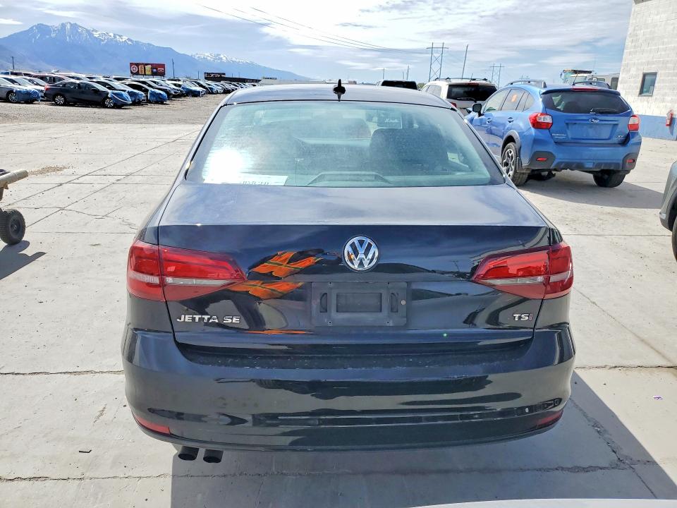 2017 Volkswagen Jetta მანქანა იყიდება აუქციონზე, vin: 3VWB67AJXHM398136, აუქციონის ნომერი: 50093506