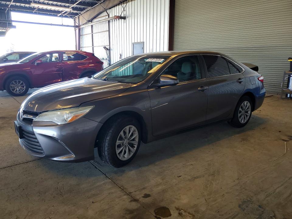 51817026 :رقم المزاد ، 4T4BF1FKXGR563373 vin ، 2016 Toyota Camry مزاد بيع