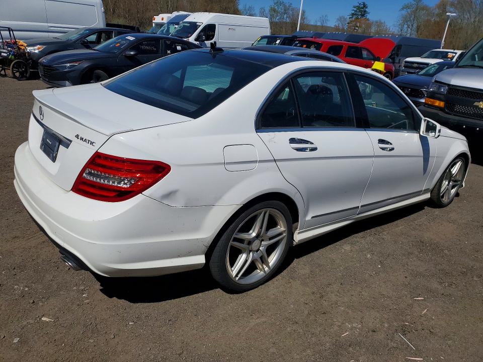 Продажа на аукционе авто 2013 Mercedes-benz C, vin: WDDGF8AB6DR246408, номер лота: 51138906
