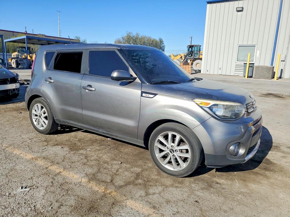 50993456 :رقم المزاد ، KNDJP3A55J7513474 vin ، 2018 Kia Soul مزاد بيع