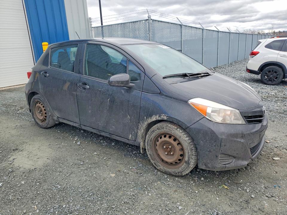 2014 Toyota Yaris მანქანა იყიდება აუქციონზე, vin: VNKKTUD32EA013692, აუქციონის ნომერი: 49875536