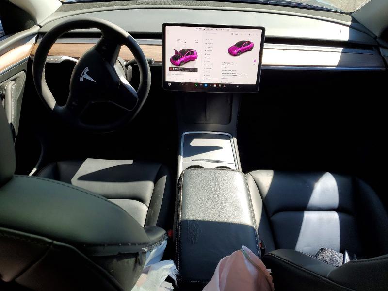 48689356 :رقم المزاد ، 7SAYGDED3RF202981 vin ، 2024 Tesla Model Y مزاد بيع