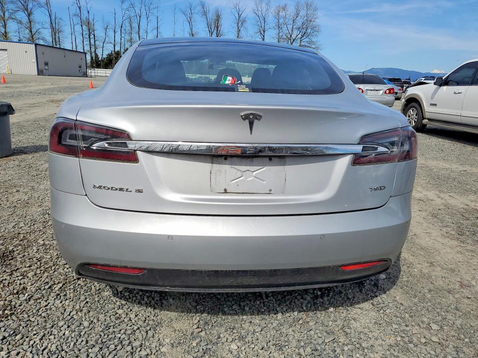 48876756 :رقم المزاد ، 5YJSA1E27JF254751 vin ، 2018 Tesla Model S مزاد بيع