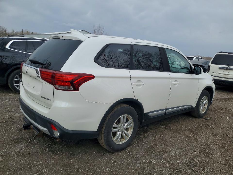 Продажа на аукционе авто 2018 Mitsubishi Outlander, vin: JA4AZ2A32JZ612688, номер лота: 47943206