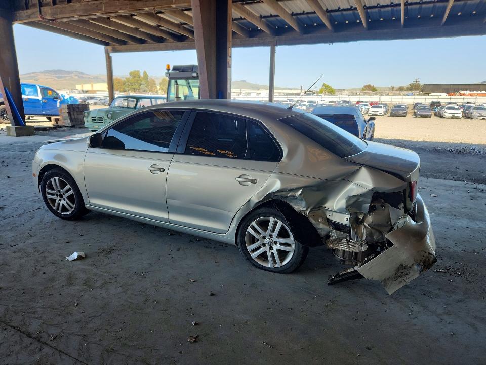 51678446 :رقم المزاد ، 3VWAZ7AJ2AM080052 vin ، 2010 Volkswagen Jetta مزاد بيع