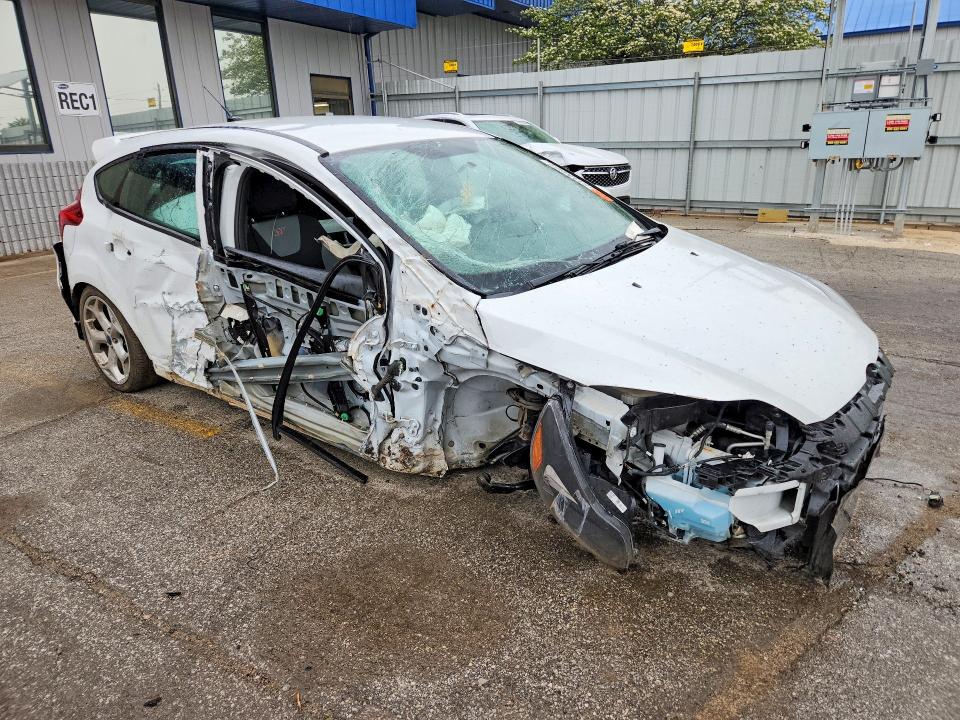 Auction sale of the 2014 Ford Focus, vin: 1FADP3L90EL395897, lot number: 51300856