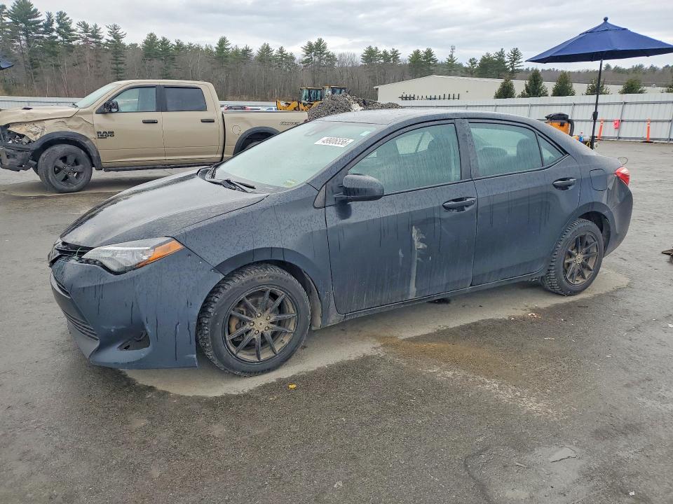 49906556 :رقم المزاد ، 5YFBURHE2HP641587 vin ، 2017 Toyota Corolla مزاد بيع