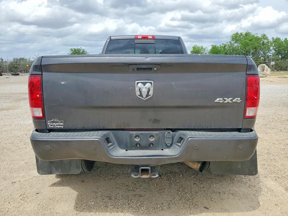 47843356 :رقم المزاد ، 3C63RRHLXJG208199 vin ، 2018 Ram 3500 مزاد بيع