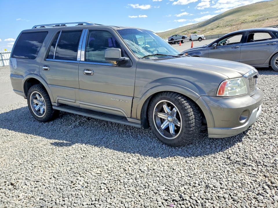 Продажа на аукционе авто 2003 Lincoln Navigator, vin: 5LMFU27R73LJ28505, номер лота: 51689426