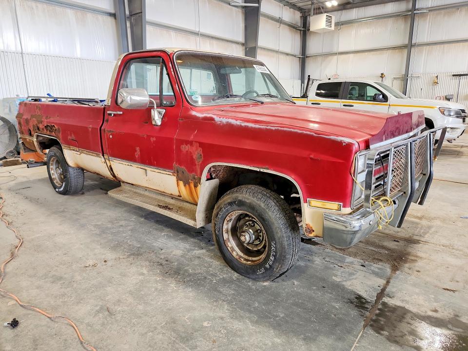 47655546 :رقم المزاد ، 1GCEK14H5FJ107652 vin ، 1985 Chev K10 مزاد بيع