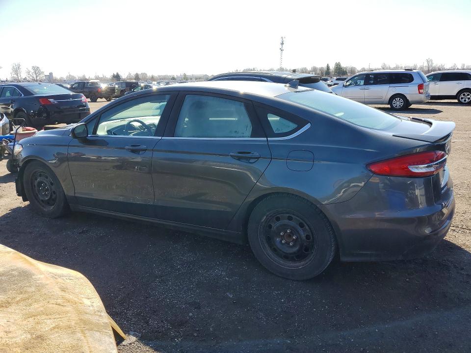 49106926 :رقم المزاد ، 3FA6P0HD4KR122947 vin ، 2019 Ford Fusion مزاد بيع