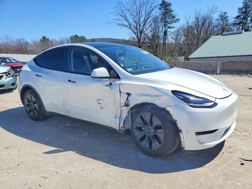 2024 Tesla Model Y მანქანა იყიდება აუქციონზე, vin: 7SAYGAEE7RF204255, აუქციონის ნომერი: 49022366