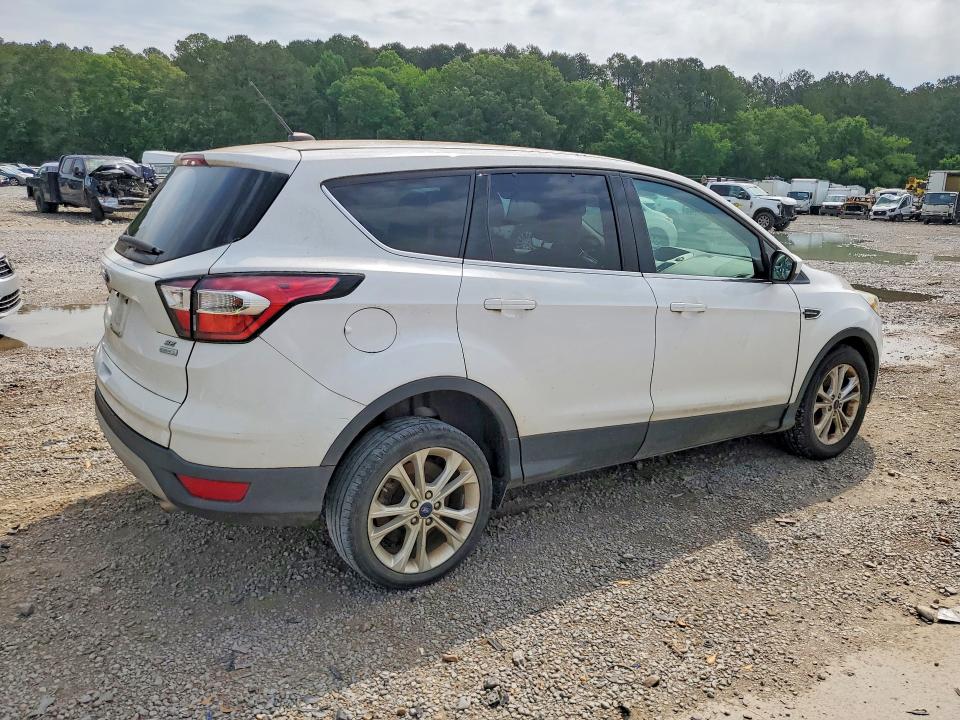 51142686 :رقم المزاد ، 1FMCU0GDXHUB73910 vin ، 2017 Ford Escape مزاد بيع