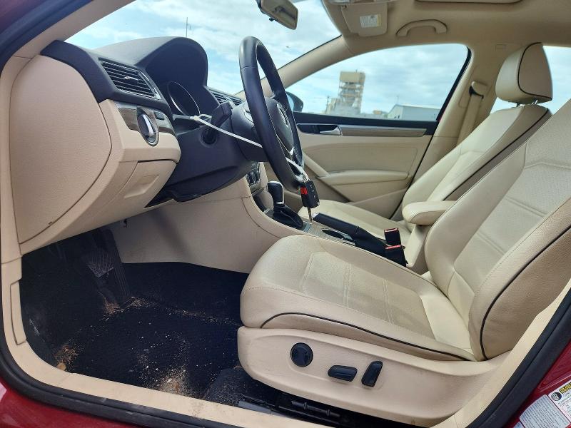 50090876 :رقم المزاد ، 1VWBT7A36HC054878 vin ، 2017 Volkswagen Passat مزاد بيع