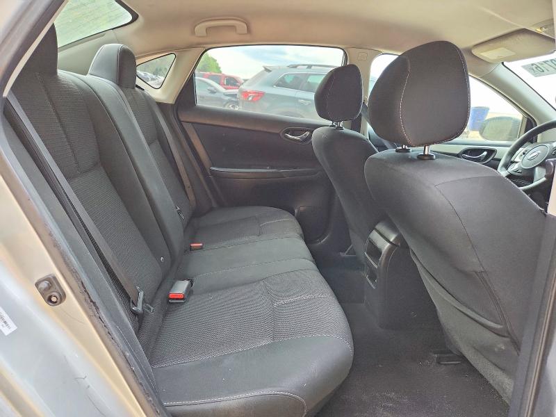 49579716 :رقم المزاد ، 3N1AB7AP2JY297818 vin ، 2018 Nissan Sentra مزاد بيع