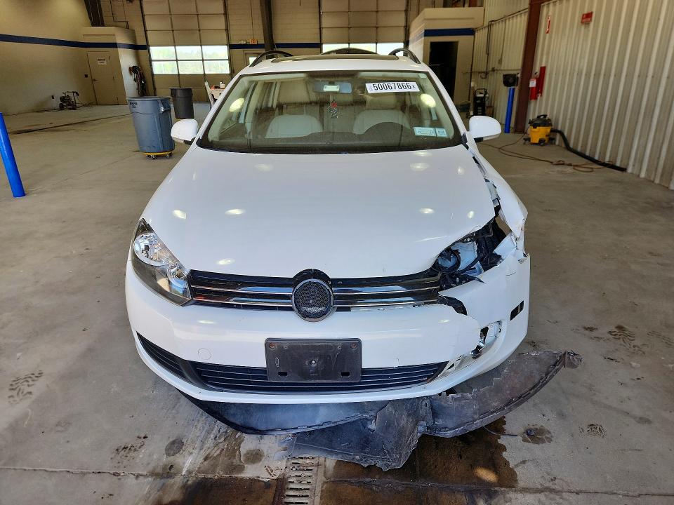50067866 :رقم المزاد ، 3VWPP7AJ7EM605242 vin ، 2014 Volkswagen Jetta مزاد بيع